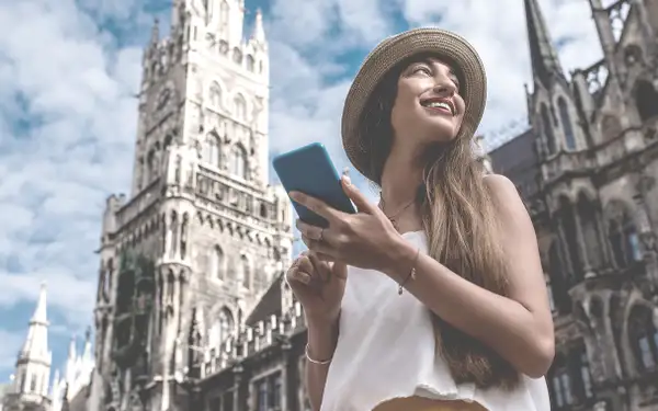 Studentin beim Sightseeing in München